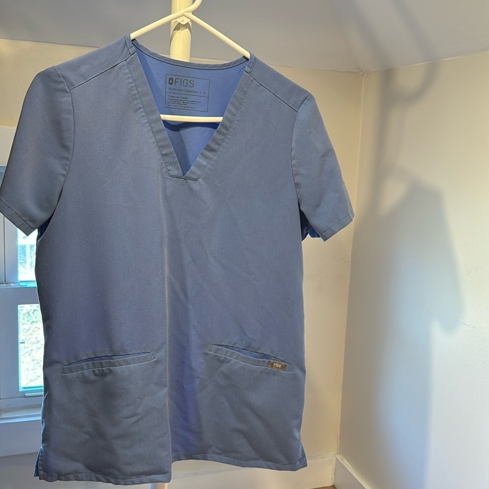 FIGS Casma Womens 3 Pocket Light Blue Technical Collection Scrub Top, Size S